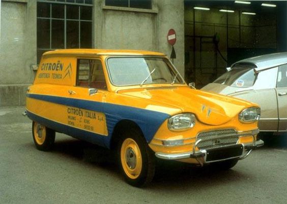 A #Citroën Ami 6 service #van with a DS in the background