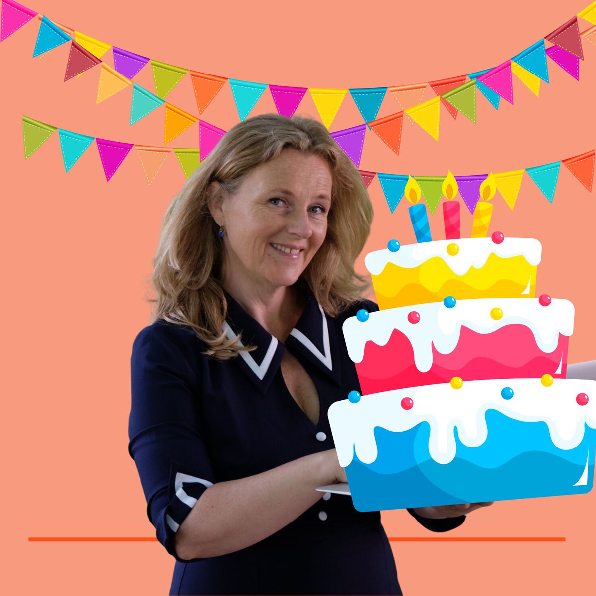 nandaroep's tweet photo. Mevrouw de Schrijfster is mevrouwtje jarig! #JarigeJet #gefeliciteerd #feest! https://t.co/1dJecBr7UW