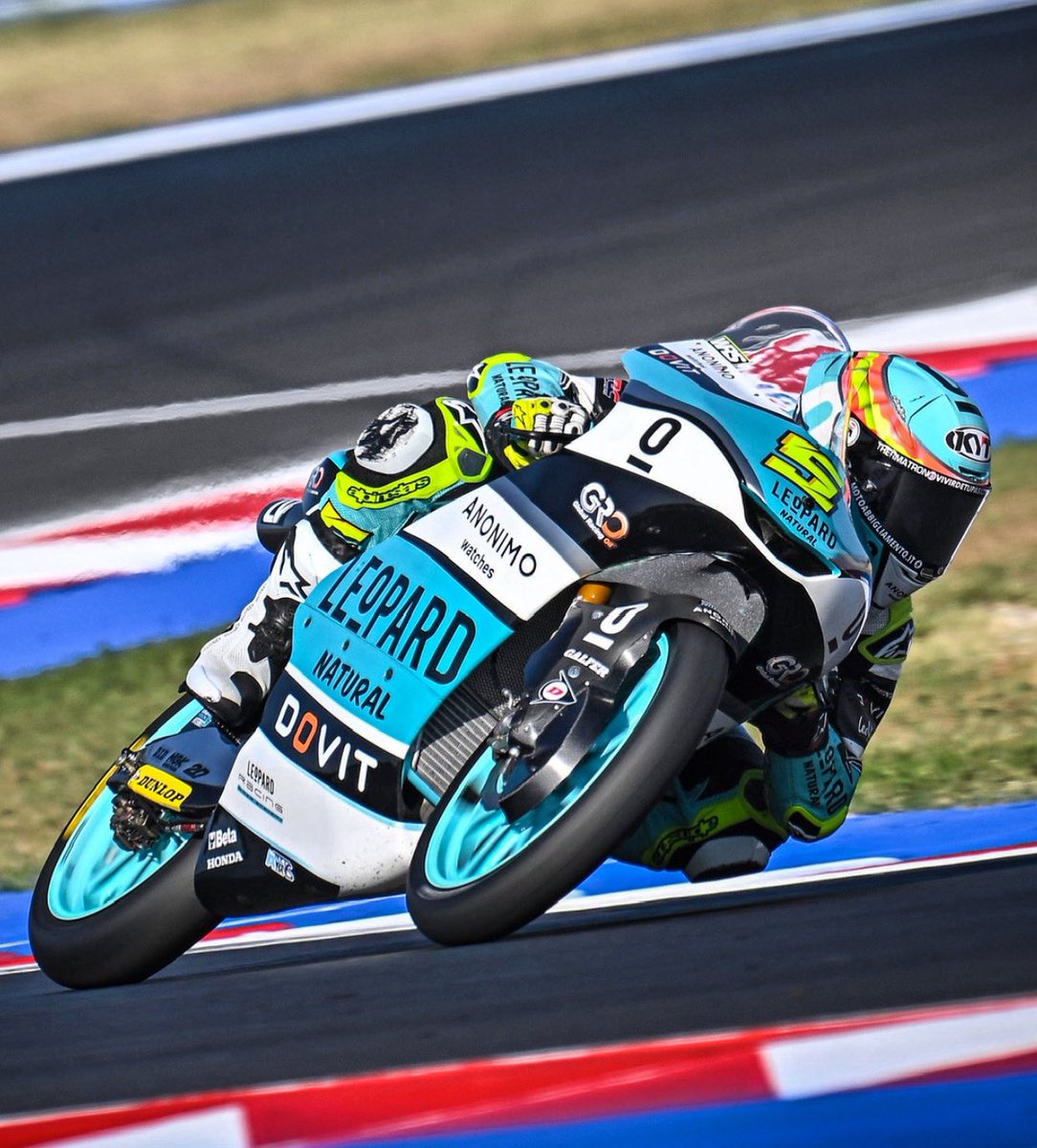 fanclubJMV5's tweet image. #Practice3 / Combined Practice Time - P2! (1:41.655)⏱️
Arrancó el sábado de Poles en @misanoworldcircuit #SanMarinoGP 🇸🇲!
¡Listos para luchar!👊🏼
@jaume_masia @le0pardracing
-

#JaumeMasia5 #JaumeMasia #JM5 #JMV5 #Masia5 #Ma5ia #FanclubJMV5 #Motor #motorcycle