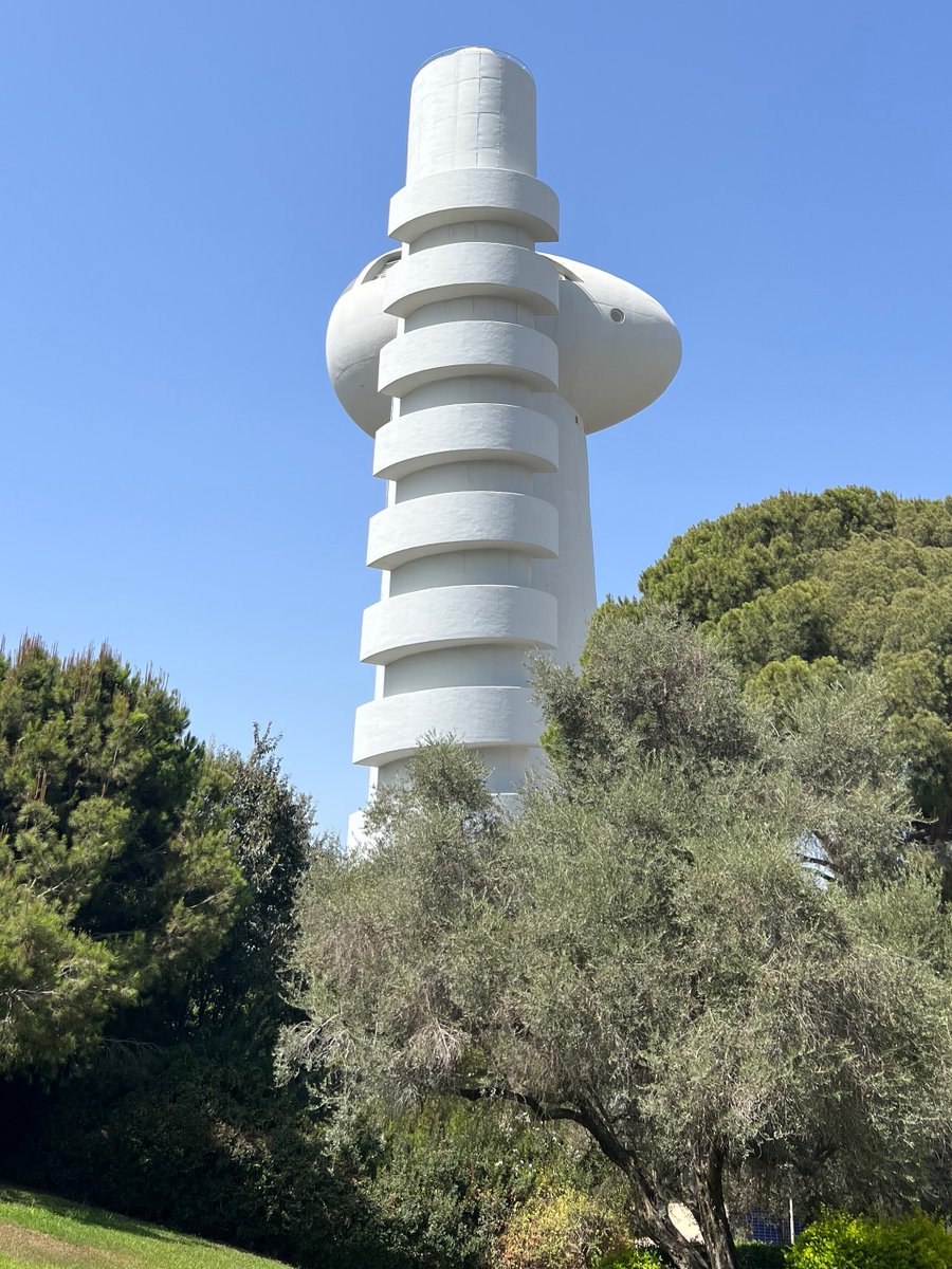 StewartBoogert's tweet photo. Fantastic LUXE and strong field QED meeting at the  @WeizmannScience. The first time for me to meet colleagues in person. Now every physics department needs one of these. When I see a building like this I think it should house a Van de Graff. https://t.co/WB0AjIp51X