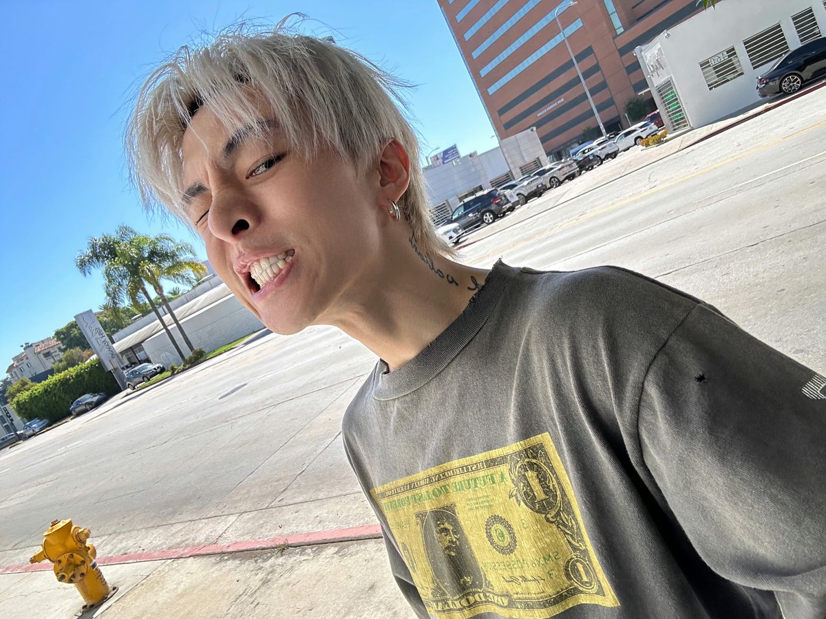 luvhxiao_'s tweet photo. | 2023 | 1/3 RoughT. A set of selfies. [Marvel heroes emoji] 

[WB] HelloDance黄潇
🔗 https://t.co/w3Xsw5xkcT

#黄潇 #HuangXiao #ZIV #HelloDance https://t.co/mK7ufa5OUf
