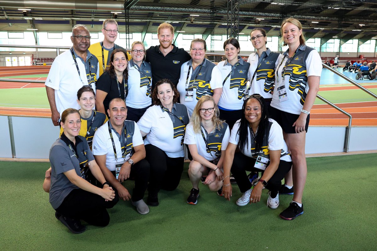 The Duke of Sussex dropped in this morning to meet with our international group of volunteer categorisers! This group, led by @weareinvictus, conduct all assessments of the competitors at the #InvictusGames to facilitate fair competition in recovery.