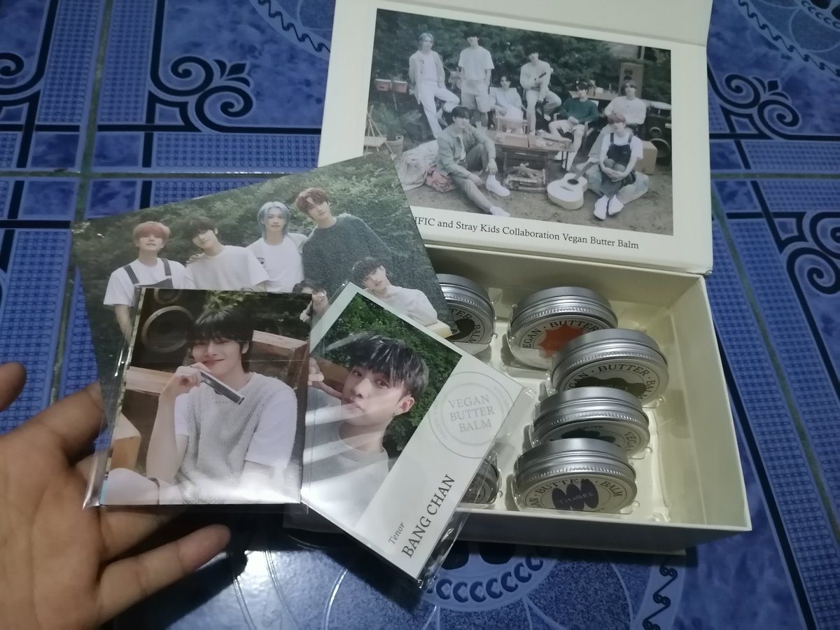 AstridKhianne's tweet photo. Astrid Khianne's UD | #AKupdates
PH ADDRESS ARRIVALS
— SKZ Bandina Pobs and Albums
— SKZ Nacific R21
Will be sending arrival notices later or tomorrow. Please po have patience, ang dami pong dumating today. Ako lang po mag isa nag sosort outso sorry po kung medyo mabagal. https://t.co/bNicqo17tk
