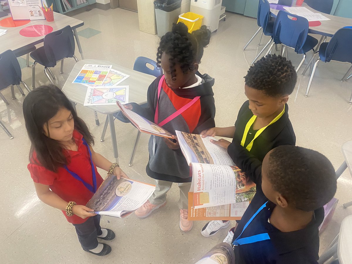 LisaAnnHunt2's tweet photo. AVID in Action ❤️🖤Two column notes and huddle to increase comprehension @SeminoleTrails @STEPrincipalJJ @STES_Bush @Kathy_Winne https://t.co/0hKCHwDfkJ