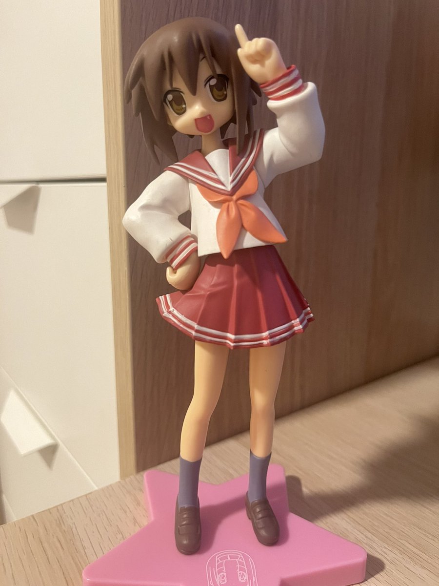 paperoid's tweet photo. inspired by this figure i bought yesterday ^^ https://t.co/iB06eRLJlU