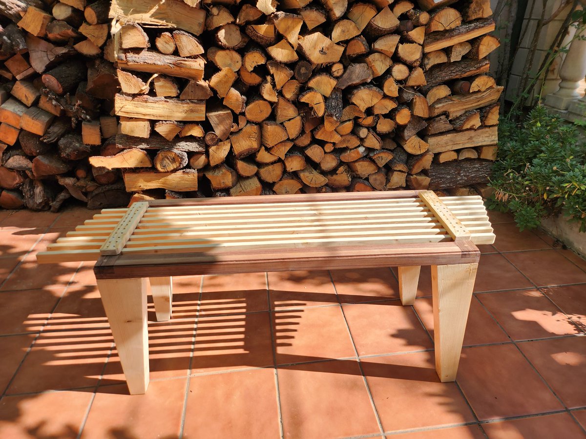 lloretga's tweet photo. Small bench. Banqueta. #woodworking #woodart #woodesign #artenfusta #mobles #fusta #calguiu https://t.co/Bj2OdrL3h9