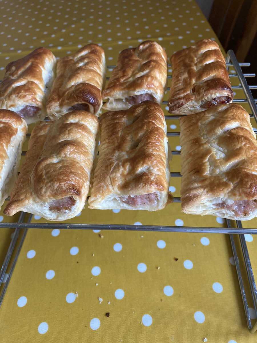 My Favourite Things: vintage afternoon teas tweet media