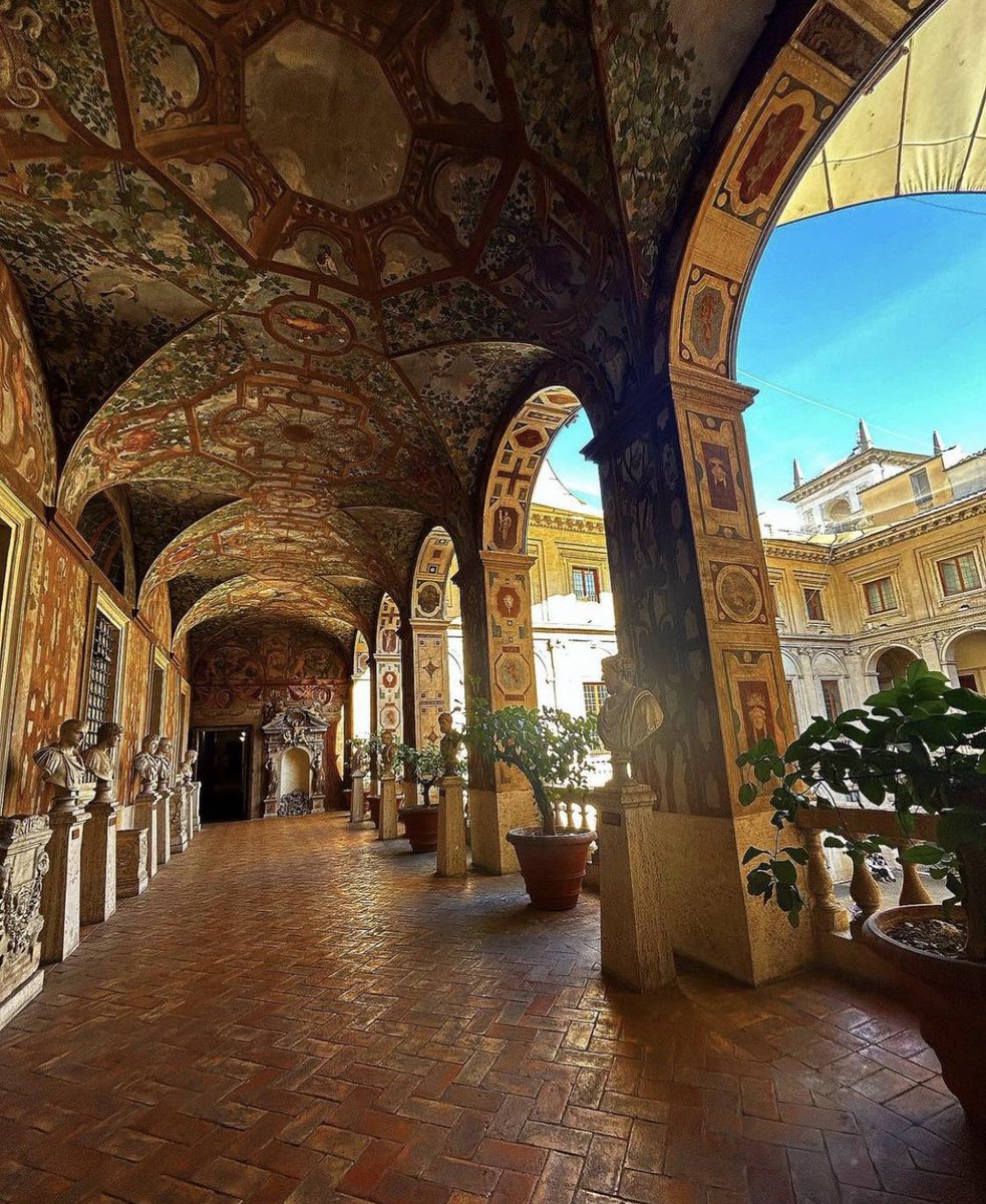 Il sabato di #museitaliani è dedicato agli scatti dei visitatori! Per partecipare, visita uno dei luoghi del Ministero della cultura, scatta una foto, tagga #museitaliani e raccontaci dove ti trovi!

📷 Ph @ frencylamaure | Palazzo Altemps <a href="/MNR_museo/">Museo Nazionale Romano</a>