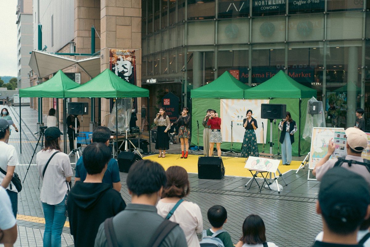 fuchu_acappella's tweet photo. 【1日目終演✨】

第9回キテキテ府中マルシェ

アカペラライブ
by Fuchu A Cappella Avenue🎤

生憎の天気でしたが、多くの方に足を止めてご覧いただきました💪
明日も実施しますので、お時間のある方はぜひお越しください！🔥🔥

@istorie_tfc 
@velkiss_LINES 

#キテキテ府中マルシェ #ふちゅアカ https://t.co/1yKFeGmzAa