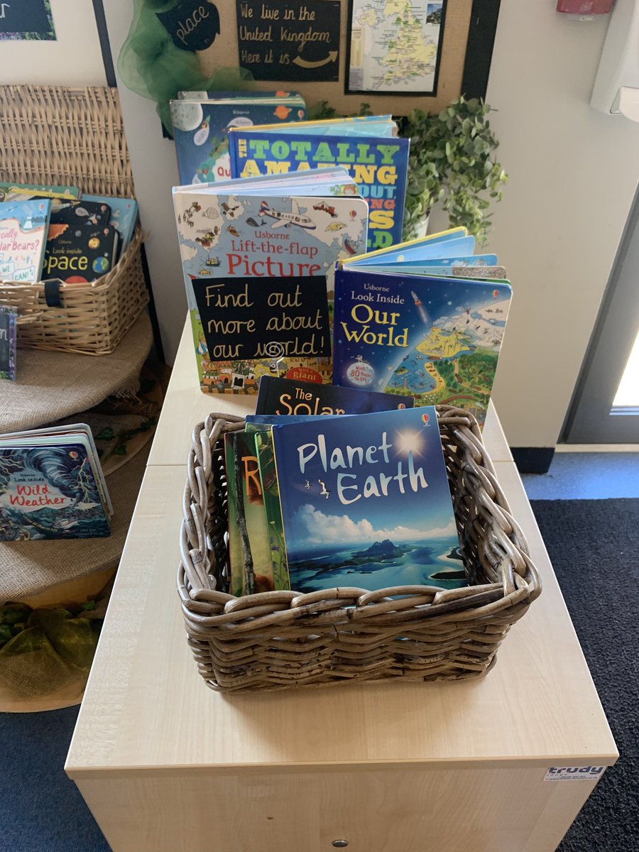 RhayPrimaryHead's tweet photo. Some beautiful reading environments from around school 📚 📖 📕 https://t.co/LxQ5qObxUo