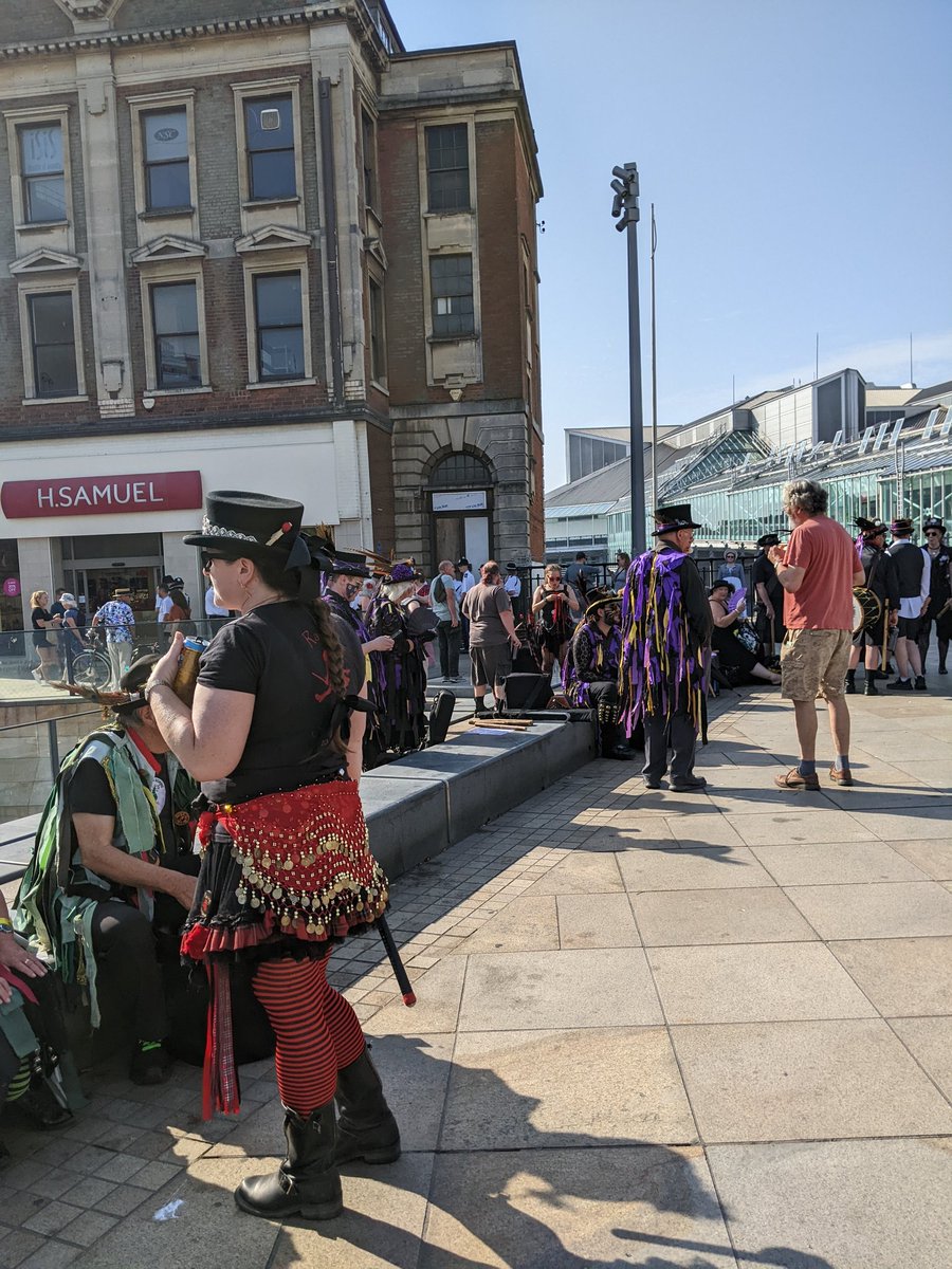 The Morris shuffle begins! Ready to take part in the Hull Old Town Festival! #hulloldtownfestival #heritageopendays