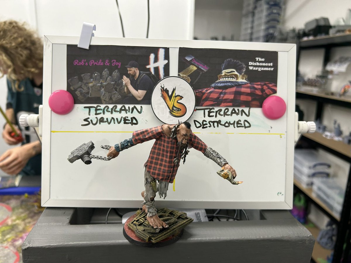 Ron (Fomoroid Crusher) is here to smash. Less goo #aossocialeventoftheseason <a href="/tSNArena/">tSN Arena</a>