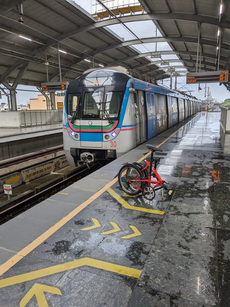 steelstreetbikr's tweet photo. #MonsoonMetro #foldie #justlikeatrolleybag #Tilt120
#steelisreal

@happy_hyderabad 
@Hyderabad1st 
@HiHyderabad 
@swachhhyd 
@ltmhyd https://t.co/2jO8I9EEst