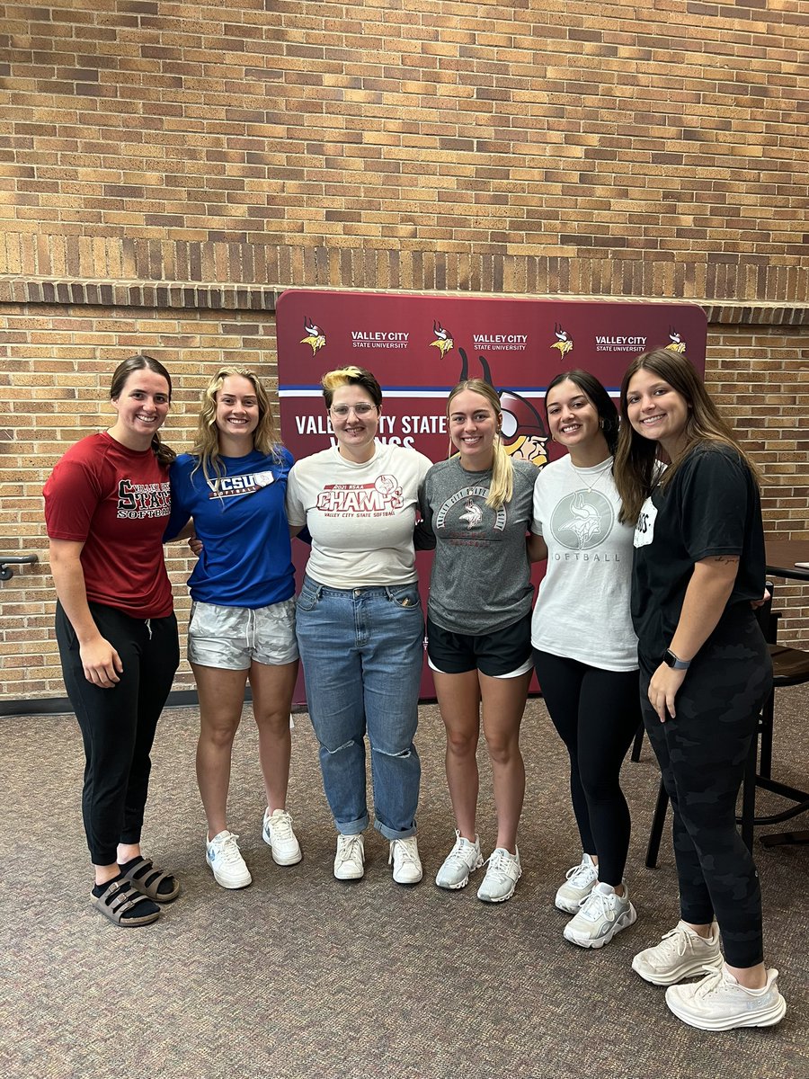 VCSUsoftball's tweet photo. wrapping up day 2 of the vcsu volleyball tournament! #VolleyballSlay https://t.co/k617it3I4w