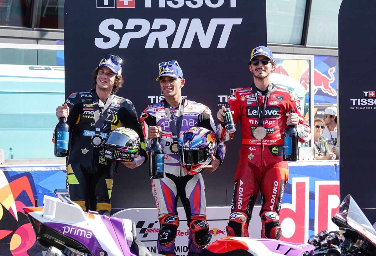 circuitomisano's tweet photo. Che sabato, che podio ๐ ๐๐
๐ฅ Jorge Martin
๐ฅ Marco Bezzecchi
๐ฅ Pecco Bagnaia
#tissotsprint #sanmarinogp #rideoncolors #theridersland #motorvalley @PeccoBagnaia @VR46RacingTeam @MotoGP https://t.co/tjxiq7XH1w
