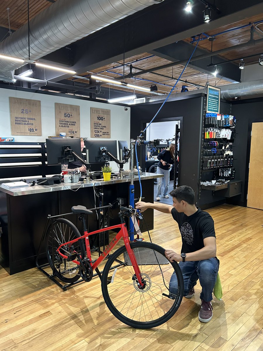 ZiggysCycleKW's tweet photo. Saturdays are for pumping tires, on the spot repairs and getting pumped on bikes π΄ π΅π»ββοΈ
#saturdayvibes #saturday #bikeshop #bikeshoplife #bikestore #dtk #dtklove https://t.co/SBOWGnUgVK