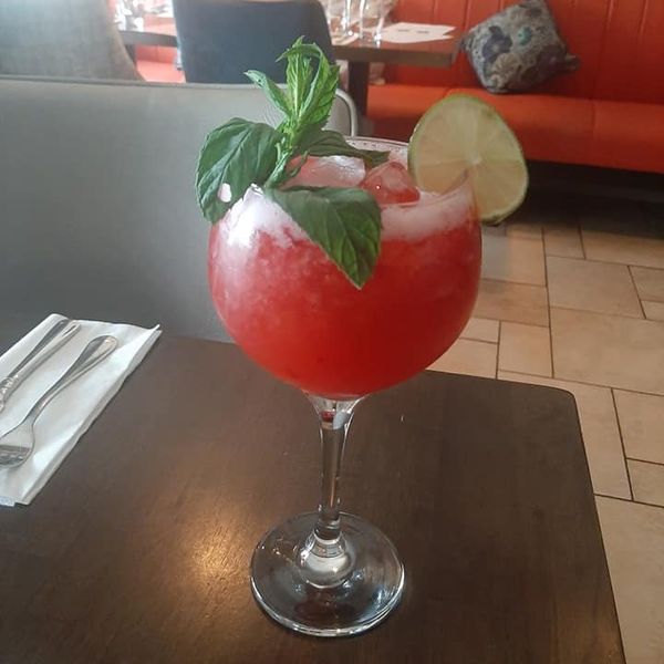 The weather is absolutely calling for a cold glass of wine or a lovely icy cocktail. Have one or two with your dinner tonight in the Vanilla Pod - last tables are available at booking.resdiary.com/widget/Standar…