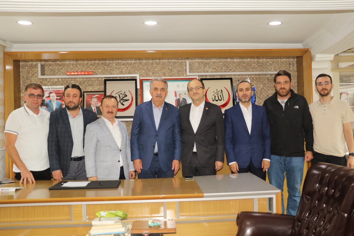 Genel Başkan Yardımcımız Sayın Hayati YAZICI, İl Başkanımız Hikmet AYAR , önceki dönem İl başkanımız İshak ALİM ile beraber İlçe Başkanımız Hasan AYYILDI’ı iş yerinde ziyarette bulunup  keyifli bir sohbet gerçekleştirdik. 
<a href="/Hayati_Yazici/">Hayati Yazıcı</a> <a href="/AYARHikmet/">Hikmet AYAR</a> <a href="/ishakalim/">İshak ALİM</a> <a href="/hasanayyildiz_/">Hasan Ayyıldız</a>