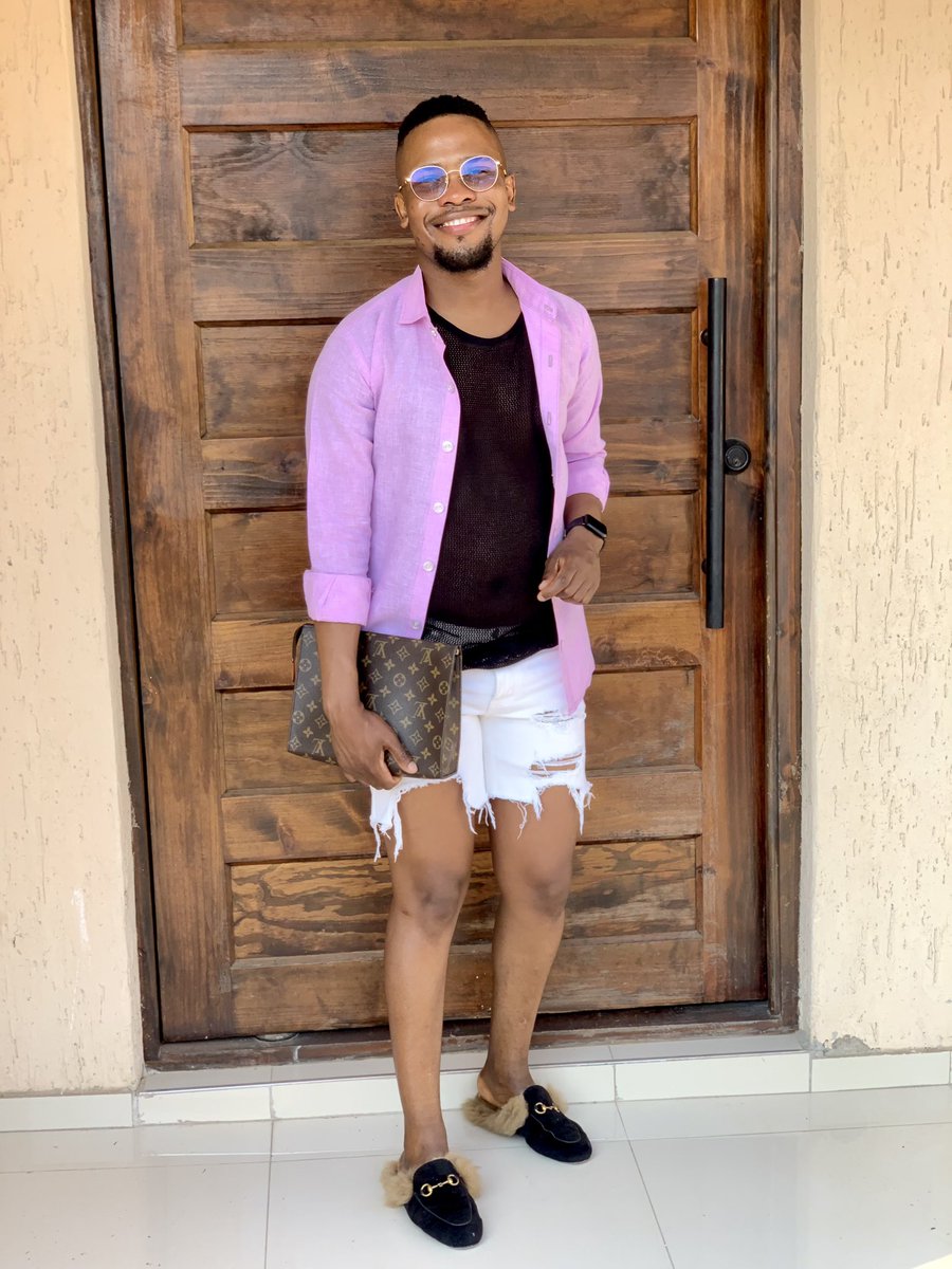 Kris_Bareki's tweet photo. Shorts season!! ✨ https://t.co/zjrAV2PCnq