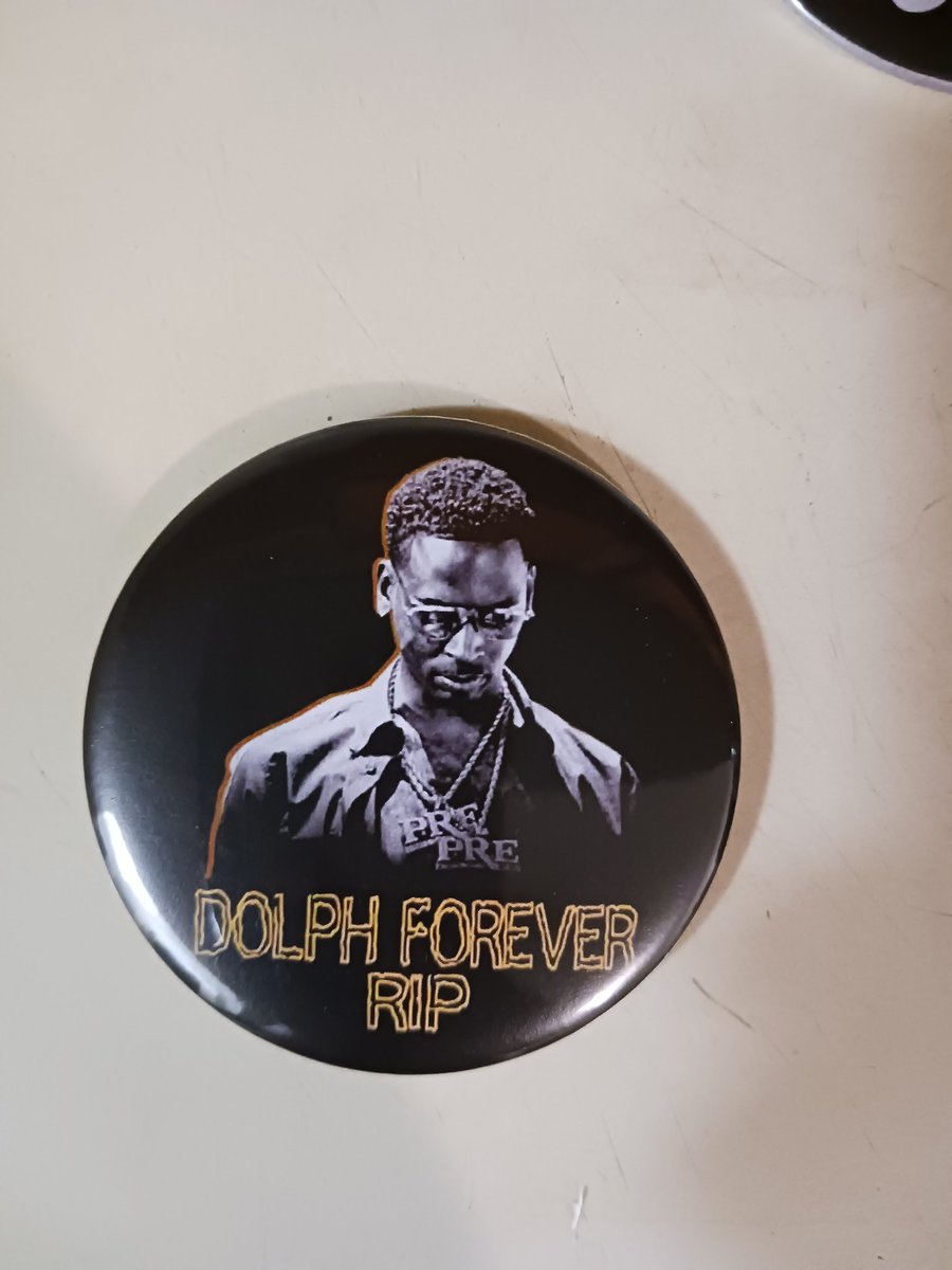 streetstamp's tweet image. Trapstar Publications Buttons $5 #Trapstar_Publications #Buttons #pinbackbuttons #hiphop #streetstamp #buttonsdesign #HipHop50 #Urban