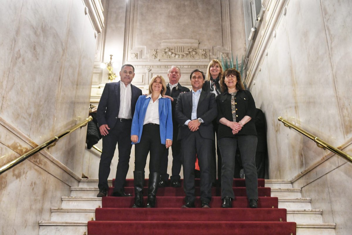 FOVIRA_Arg's tweet photo. 📌 Encuentro del @parlanoa en Tucumán

Reunión de vicegobernadores y vicegobernadoras para seguir construyendo agendas de cooperación interprovinciales y herramientas de gestión entre los gobiernos. https://t.co/MitwnohA00