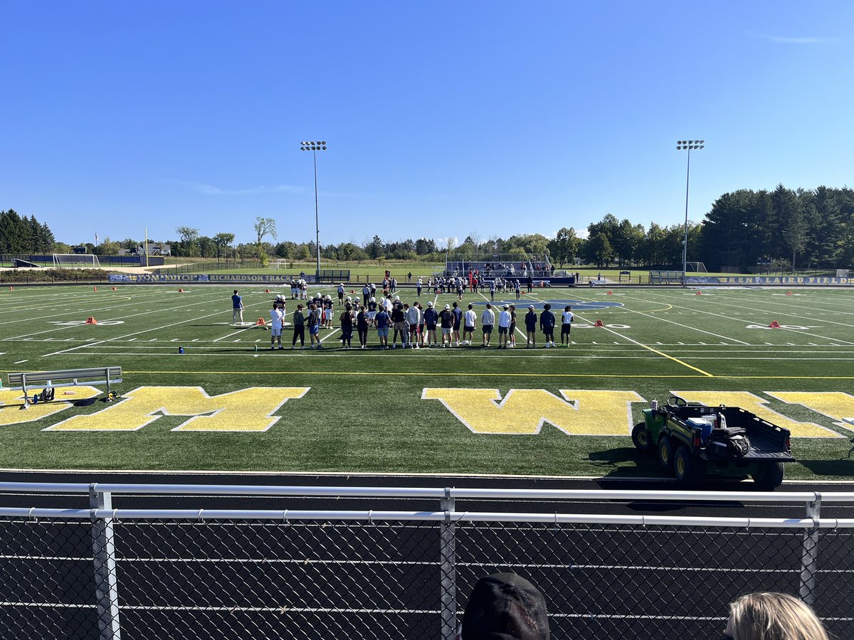 Best parts of our community- older role models showing care for the younger. Varsity football players showed up to support the 7/8 team on their first game. @USMathletics @USMMiddleSchool