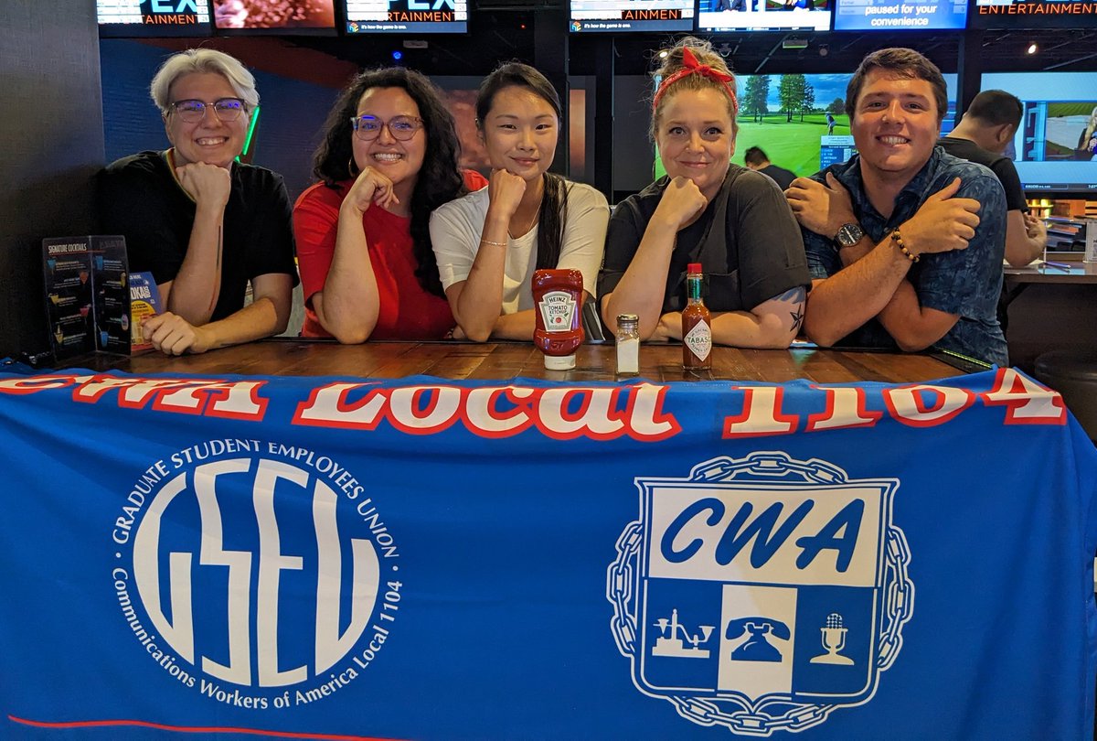 UAlbanyGSEU's tweet image. ✨🎳Albany GSEU knows that solidarity gets built thru common goals &amp;amp; RELATIONSHIPS! We invite UAlbany grad workers to come get to know us. Let's stand together for a #LivingWage in this #ContractYear 😎