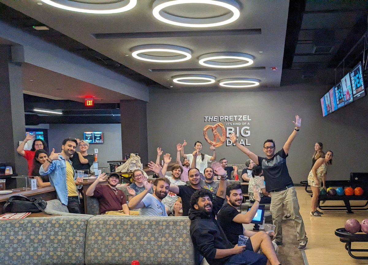 UAlbanyGSEU's tweet image. ✨🎳Albany GSEU knows that solidarity gets built thru common goals &amp;amp; RELATIONSHIPS! We invite UAlbany grad workers to come get to know us. Let's stand together for a #LivingWage in this #ContractYear 😎