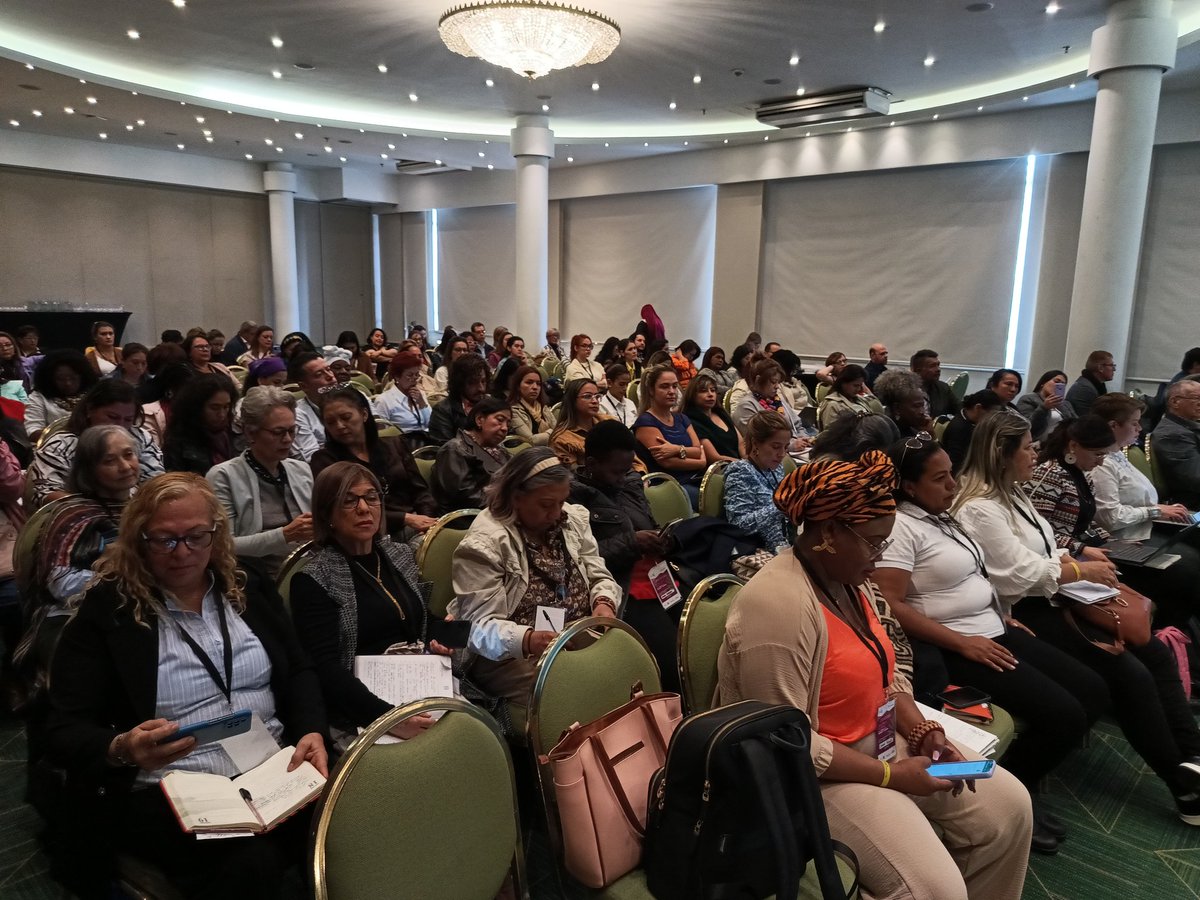 SistemaCuidado's tweet photo. #AEstaHora
Damos apertura al 2do día del 1er día del Encuentro Nacional por el Futuro de los Cuidados en Colombia, con presencia de gobiernos locales y representación de organizaciones sociales.

Gracias a la alianza con @ONUMujeresCol, @fundacionFESCOL y @CanadaColombia. https://t.co/NYJgAYT6Lb