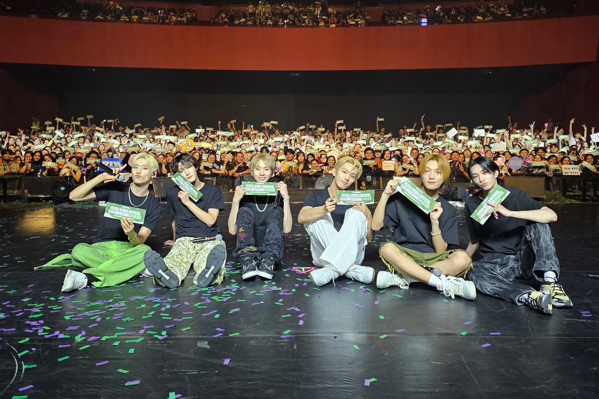 P1H_official's tweet photo. 2023 P1Harmony LIVE TOUR [P1ustage H : P1ONEER] IN MANILA

P1ece 곁에 P1Harmony가 언제나 함께 있길 약속할게요💕
We promise that P1Harmony will always be by P1ece's side💕

#P1Harmony #피원하모니 #P1H #P1ustage_H #P1ONEER https://t.co/tfl68bYl5V