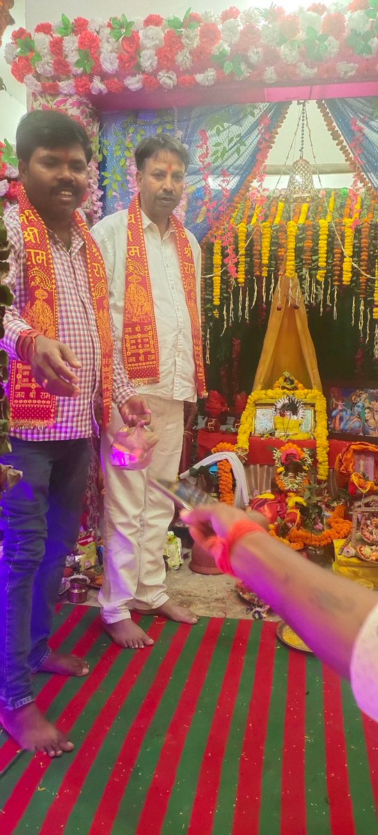 ManojKrSahu2's tweet photo. राधा कृष्ण मंदिर झखाराटाड़ रातु आरती में शामिल होने का सौभाग्य मिला। https://t.co/5DdJlrHYt8