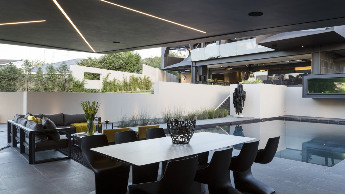 NvdMArchitects's tweet photo. Kloof Road House 

 https://t.co/wxQuwoKpza

#luxuryhomdesign
#homedesigninsporation 
#dreamhomedesigns
#indooroutdoorliving
#entertainmentarea
#modernhouses
#housesedesigns
#modernhomessouthafrica https://t.co/LxJVUaEm7I