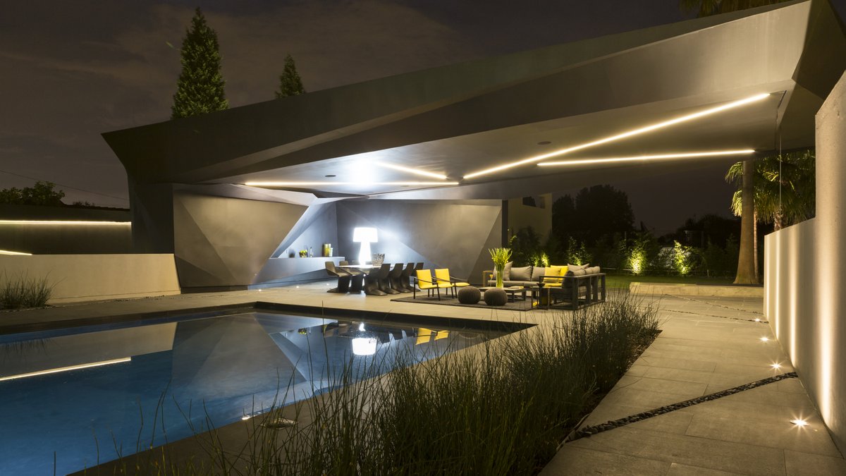 NvdMArchitects's tweet photo. Kloof Road House 

 https://t.co/wxQuwoKpza

#luxuryhomdesign
#homedesigninsporation 
#dreamhomedesigns
#indooroutdoorliving
#entertainmentarea
#modernhouses
#housesedesigns
#modernhomessouthafrica https://t.co/LxJVUaEm7I