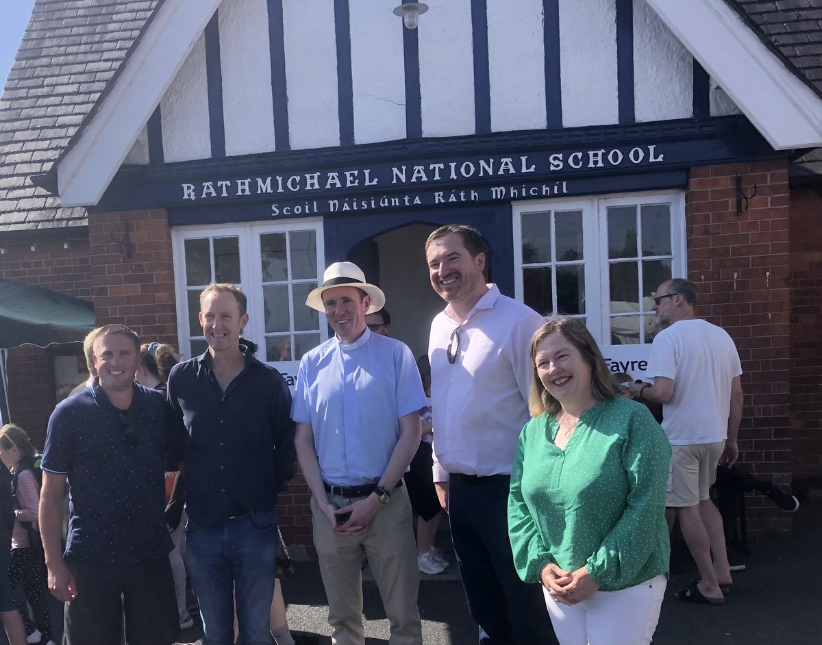 CormacDevlin's tweet photo. Delighted to support the annual #Rathmichael Fete. There was a huge turnout from the local community for a spectacular afternoon at @rathmichaelsch1 Well done to Seán, Naomi and all of the many volunteers ☀️🕶️ https://t.co/FEY4AhFwsh
