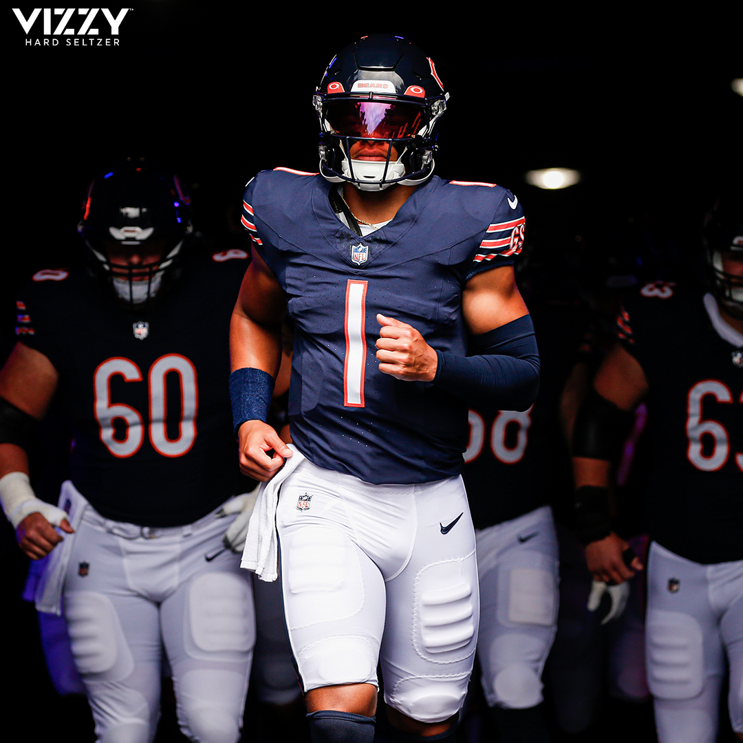 ChicagoBears's tweet image. 1⃣ more sleep