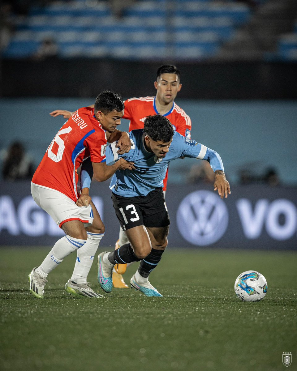 Uruguay's tweet photo. 👀 “𝐄𝐧 𝐓𝐨𝐥𝐮𝐜𝐚 𝐣𝐮𝐞𝐠𝐚 𝐮𝐧 𝐜𝐡���𝐜𝐨 𝐪𝐮𝐞 𝐬𝐞 𝐥𝐥𝐚𝐦𝐚 𝐀𝐫𝐚𝐮́𝐣𝐨”

Y cómo juega… 

#ElEquipoQueNosUne https://t.co/GdC25Swtiv