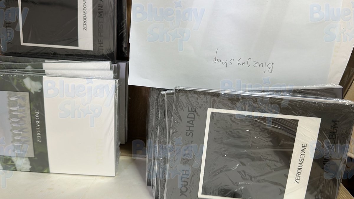 bluejayshop's tweet photo. #Bluejayshop_GA
SEALED ALBUM GIVEAWAY 🥳

- follow us + @bjshop_updates 🔔
- like and retweet
- reply your desired album

ends in 7days 🚶‍♀️ https://t.co/LsQV3JGv9o