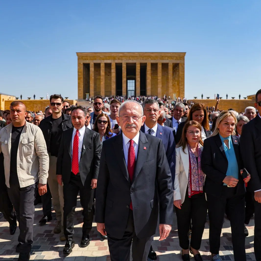 Genel Başkanımız Kemal Kılıçdaroğlu, Cumhuriyet Halk Partisi 100. Yıl Etkinlikleri kapsamında Cumhuriyetin ve Cumhuriyet Halk Partisi’nin kurucusu, ebedi Genel Başkanımız Mustafa Kemal Atatürk’ü Anıtkabir’de 1922 kişiyle ziyaret ederek mozolesine çelenk bıraktı. Anıtkabir Özel…