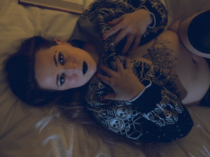 What genre do you read most? 📖🖤 I&rsquo;m always down for fantasy, sci-fi, or smut, of course 😍 https://t.