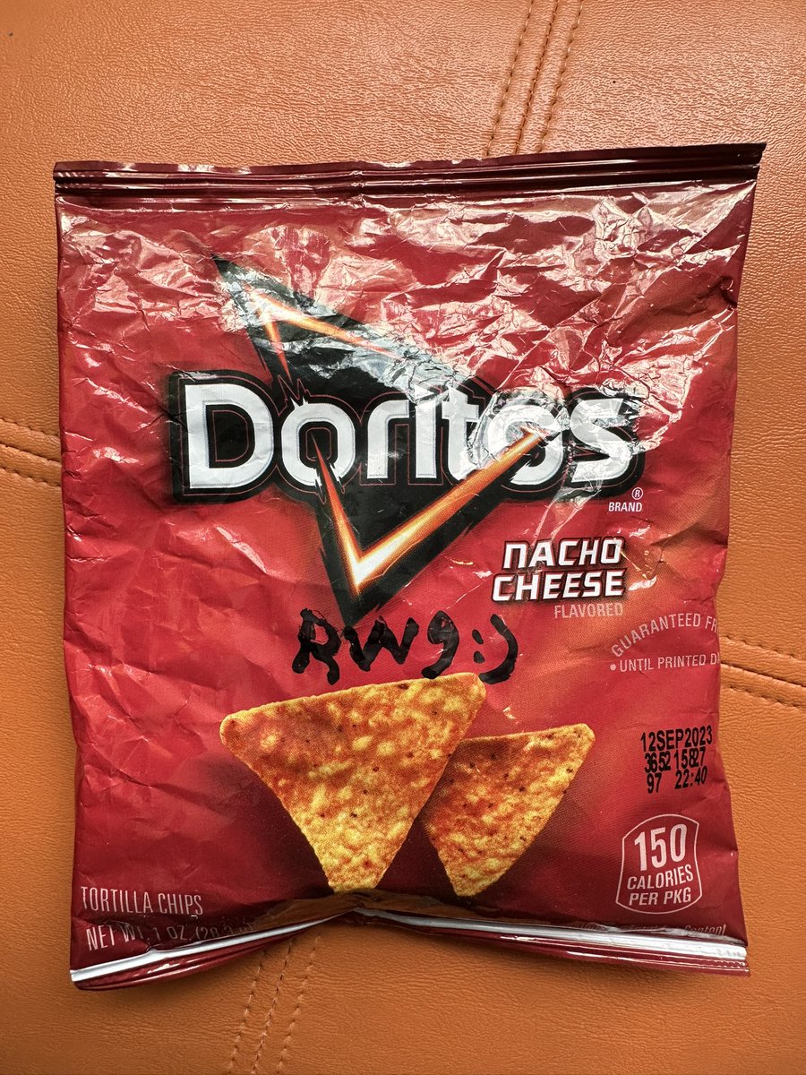 🚨 Giveaway time! 🚨

Win this 1-of-1 bag of Nacho Cheese Doritos signed by none other than <a href="/Rw9_rl/">Falcon Rw9</a> at the Boston Major! 🥳

How to enter:

🔁 repost 
💙 like
👤 follow <a href="/scriptsRL/">Scripts</a>

Giveaway open worldwide. Winner will be chosen in 1 week. Good luck!