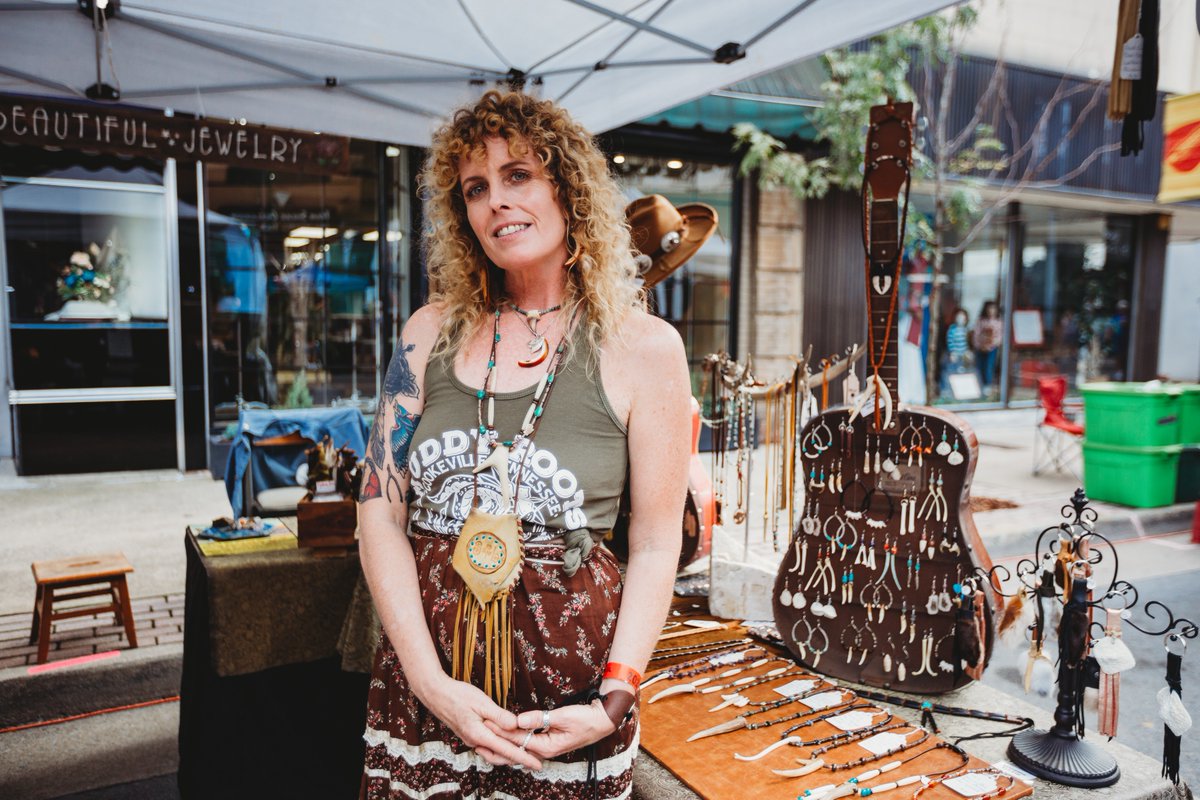 🛍️ Shop #BristolRhythm festival vendors! From handmade jewelry to vintage goods, they've got it all! 📸: @corawagoner