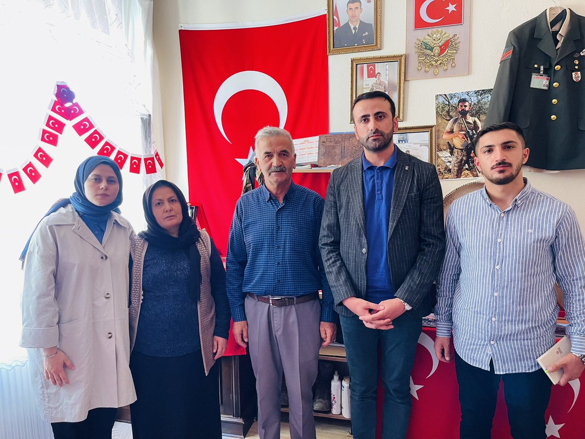 KenanBeyter_'s tweet photo. Genel Merkez Sosyal Politikalar Başkanımız Sn. @ebrarcoban’ı memleketimizde ağırlıyoruz.

Başkanımız ile beraber Pençe-Kilit harekatında Şehit olan kardeşimiz Nedim Korkmaz’ın kıymetli ailesine ziyarette bulunduk.

Rabbim mekanını cennet eylesin. https://t.co/AgVnrgTyaA