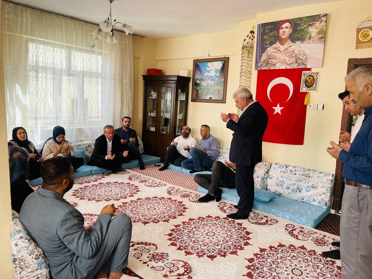 KenanBeyter_'s tweet photo. Genel Merkez Sosyal Politikalar Başkanımız Sn. @ebrarcoban’ı memleketimizde ağırlıyoruz.

Başkanımız ile beraber Pençe-Kilit harekatında Şehit olan kardeşimiz Nedim Korkmaz’ın kıymetli ailesine ziyarette bulunduk.

Rabbim mekanını cennet eylesin. https://t.co/AgVnrgTyaA