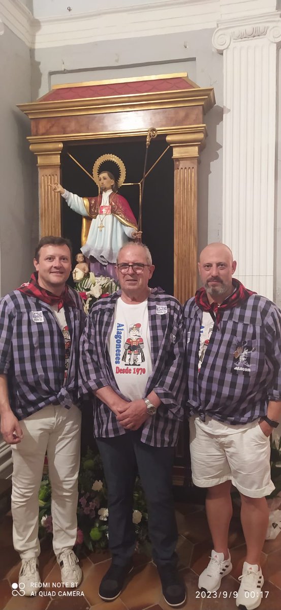 🟨🟥 Nuestro presidente Simón Díaz con los presidentes de la Peña Sajeño-Alagonesa de Alagón y la Peña Sajeño Alagonesa de Sax . ¡Vaya tres!