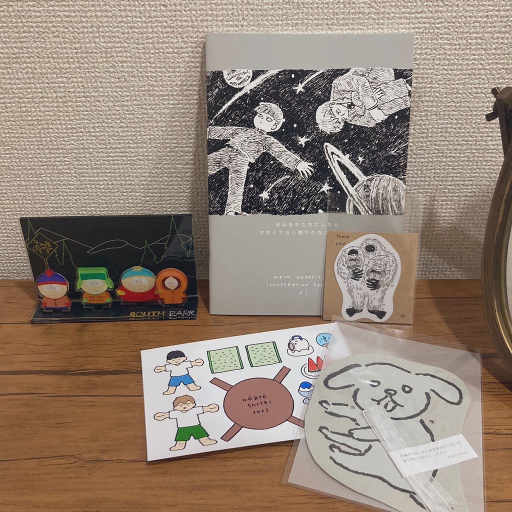 U__T__T's tweet photo. ぴさん(@_p_p_p_pi )の素敵な師弟イラスト本が届いた。日常フェチ・線画フェチの私にはたまらないディテール。ぴさんの黒の濃淡の表現と師弟ちゃん達の可愛らしさとミステリー感が凄く相性いい〜！好き〜！ https://t.co/Wgzm7Sckdy