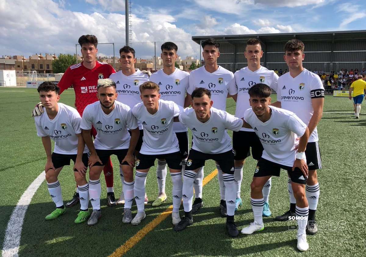 LaFactoriaBCF's tweet photo. 0️⃣-0️⃣ | ⏱️ 7' | 🤍🖤 ¡Nuestro 𝗫𝗜 𝗜𝗡𝗜𝗖𝗜𝗔𝗟 de hoy para enfrentarnos al Diocesanos!

#DiocesanosBCFB https://t.co/hUDYGtAUQr