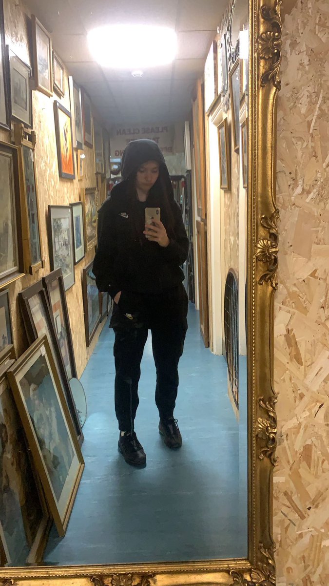 groovybean7's tweet photo. this is me 🤭🤭 https://t.co/3pUuWBBNtQ