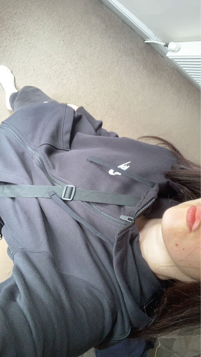 groovybean7's tweet photo. this is me 🤭🤭 https://t.co/3pUuWBBNtQ