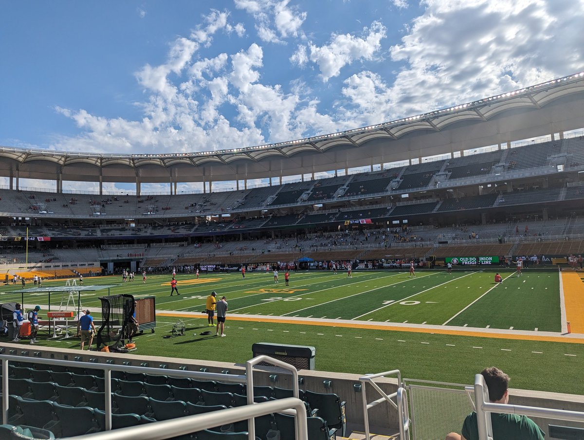 At least the Utah sideline is shaded. #GoUtes  #beatbayor #itshot