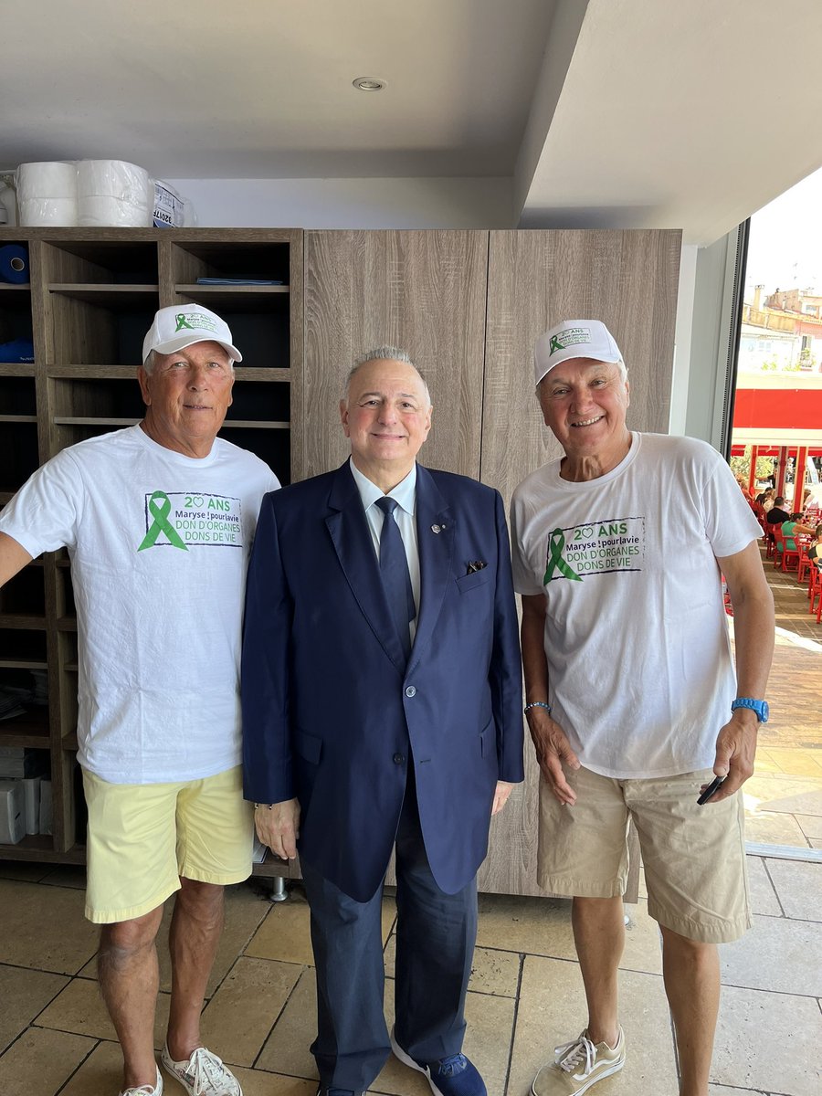 Je suis bien entouré par Jacques Lecat président honoraire de l’association «Maryse pour la vie »et le trésorier de l’association.Michel Fornari. Plus tard au stade j’ai rencontré Jacques Orofino, Président en exercice Gilles Lafon, secrétaire.